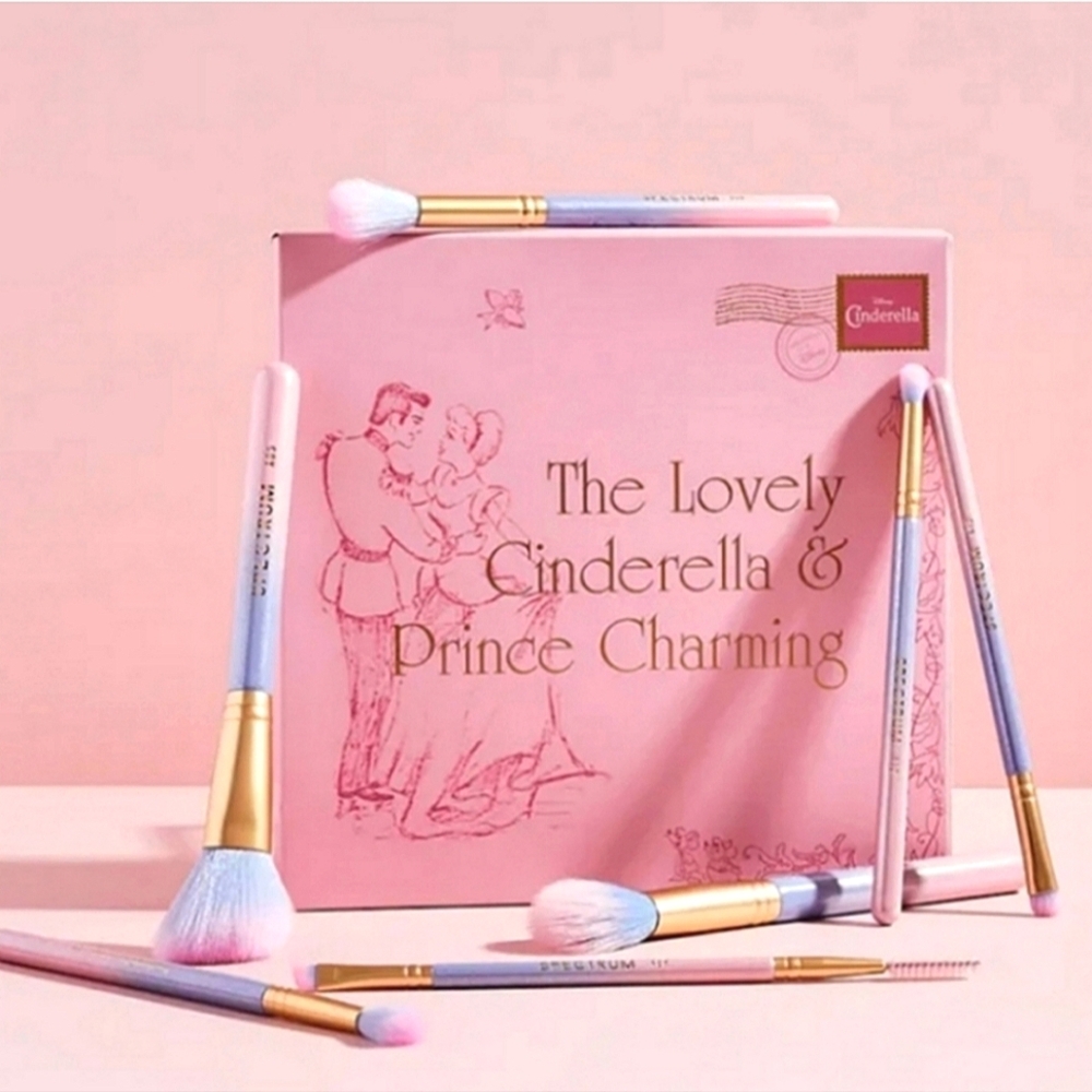 Cinderella Transformed by Dreams 7 Piece Brush Set